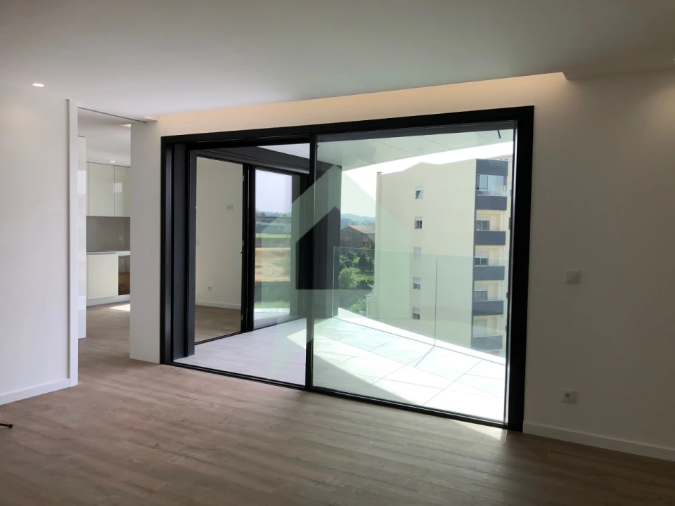 Apartamento T3 para Venda em Arcozelo Foto 1