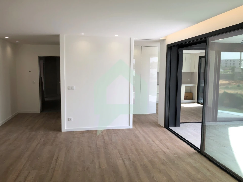 Apartamento T3 para Venda em Arcozelo Foto 4