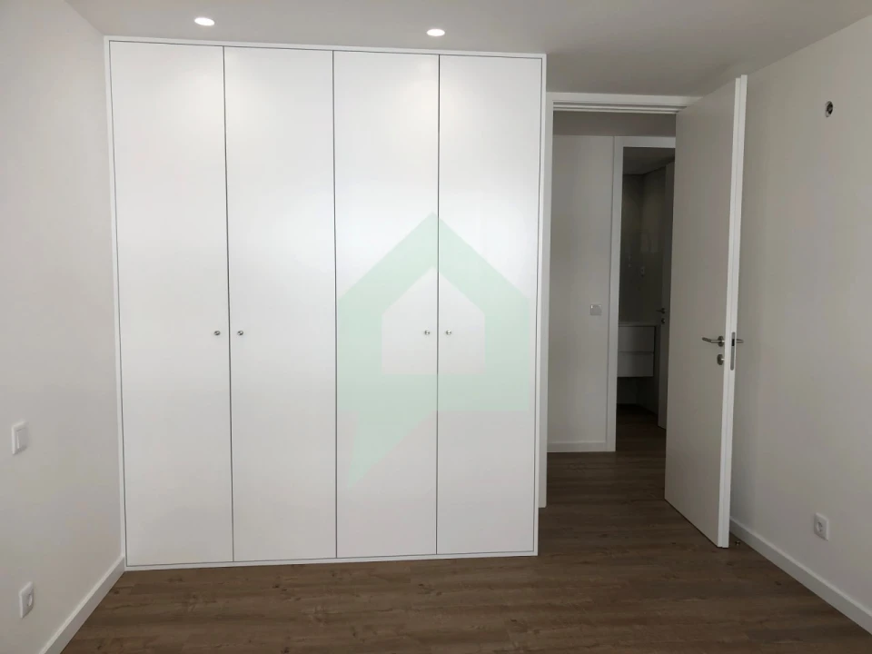 Apartamento T3 para Venda em Arcozelo Foto 14