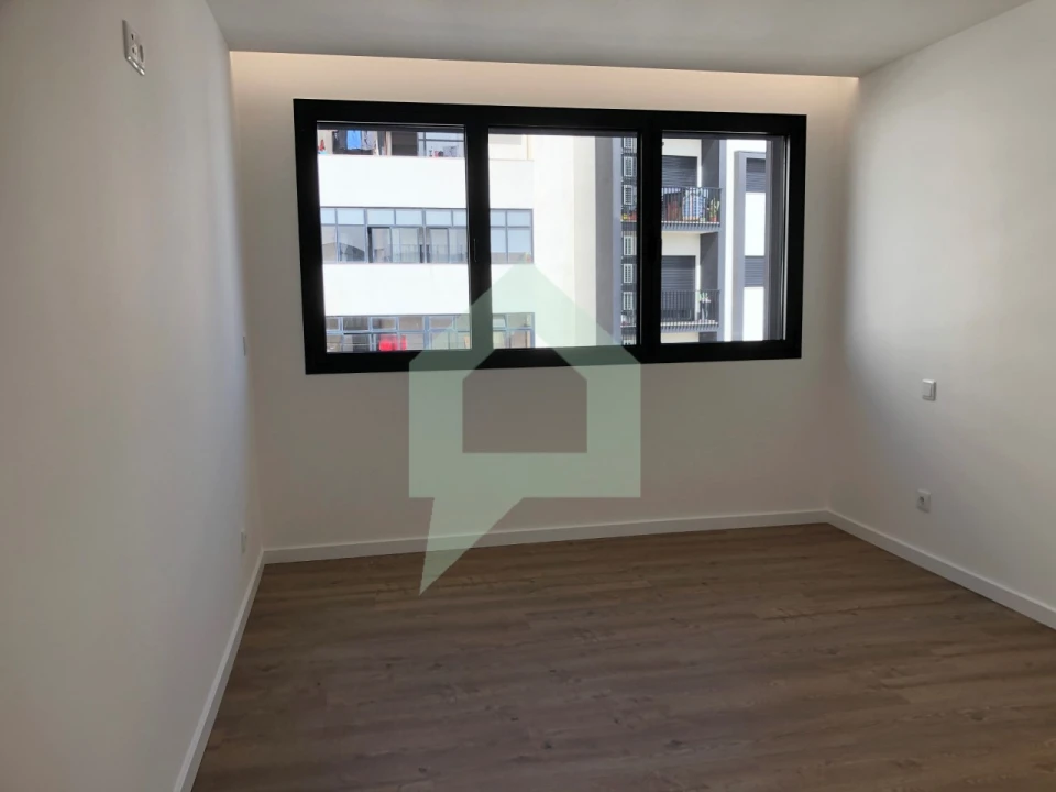 Apartamento T3 para Venda em Arcozelo Foto 15