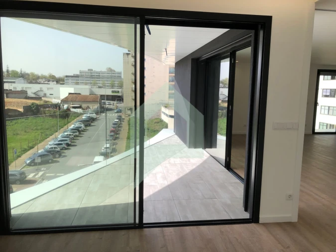 Apartamento T3 para Venda em Arcozelo Foto 3