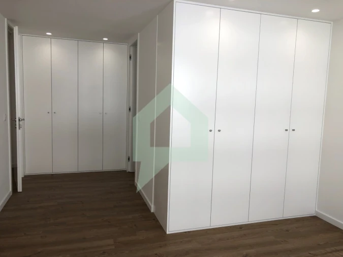 Apartamento T3 para Venda em Arcozelo Foto 5