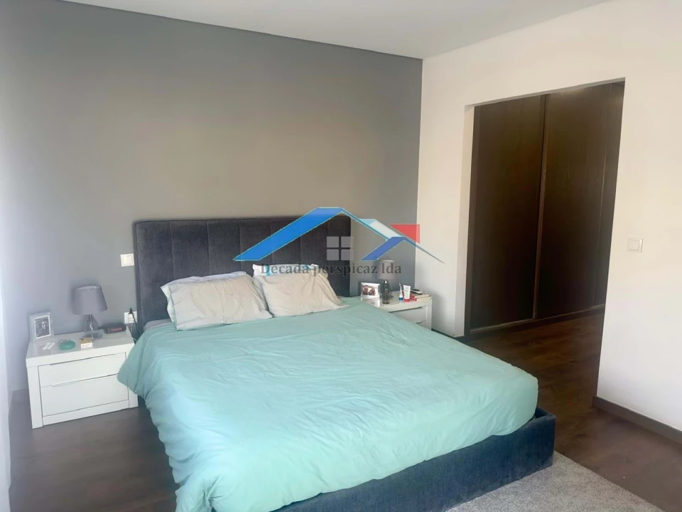 Moradia T4 para Venda em Arrifana Foto 18