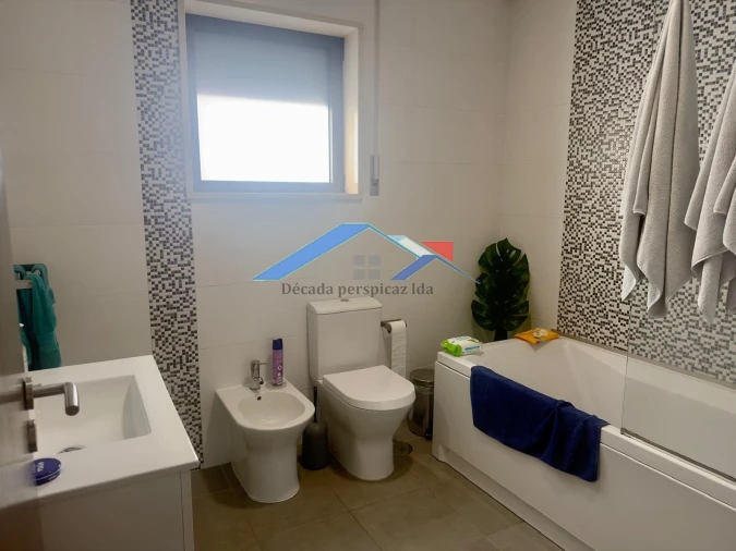 Moradia T4 para Venda em Arrifana Foto 23