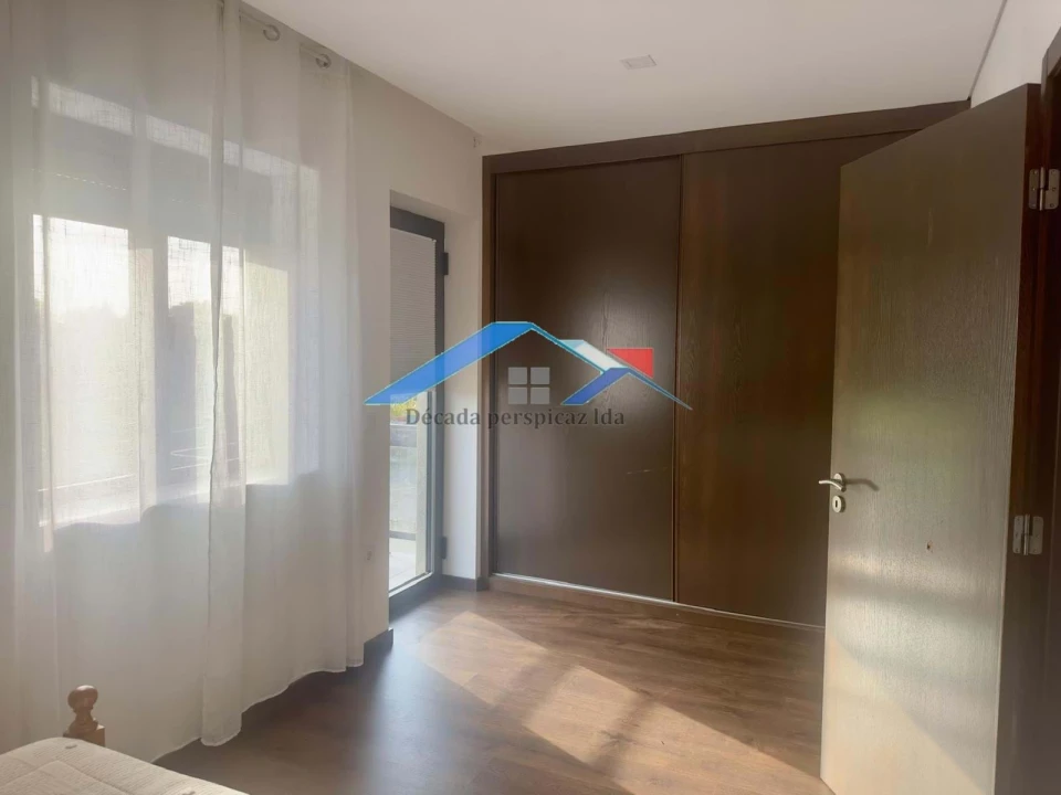 Moradia T4 para Venda em Arrifana Foto 15