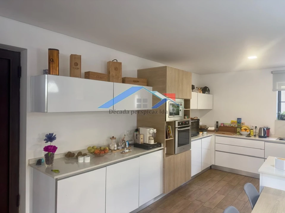 Moradia T4 para Venda em Arrifana Foto 5