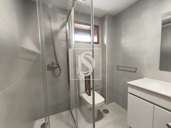 Apartamento T3 para Arrendamento em Oliveira, São Paio e São Sebastião Foto 24