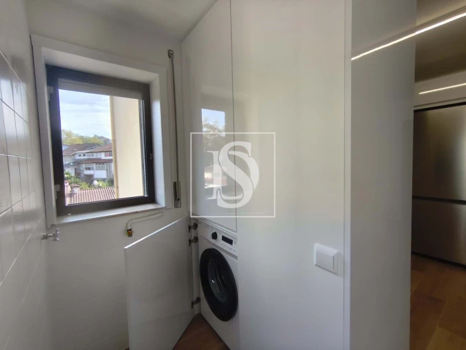 Apartamento T3 para Arrendamento em Oliveira, São Paio e São Sebastião Foto 9