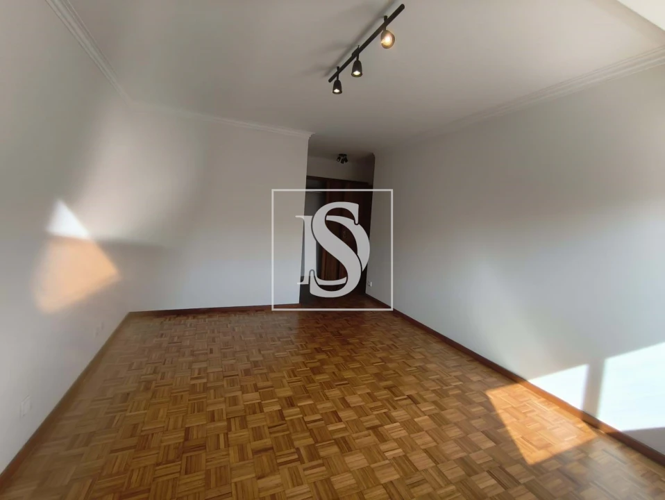 Apartamento T3 para Arrendamento em Oliveira, São Paio e São Sebastião Foto 23