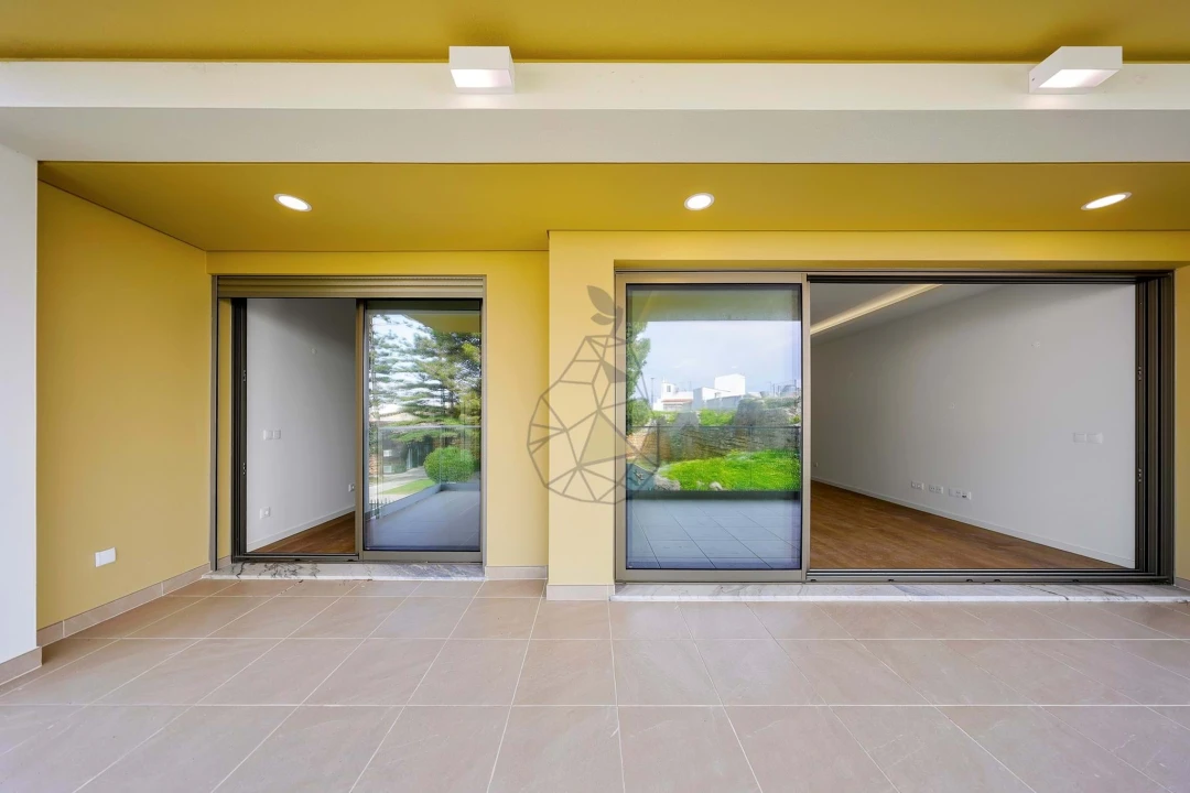 Apartamento T2 para Venda em Alvor Foto 8