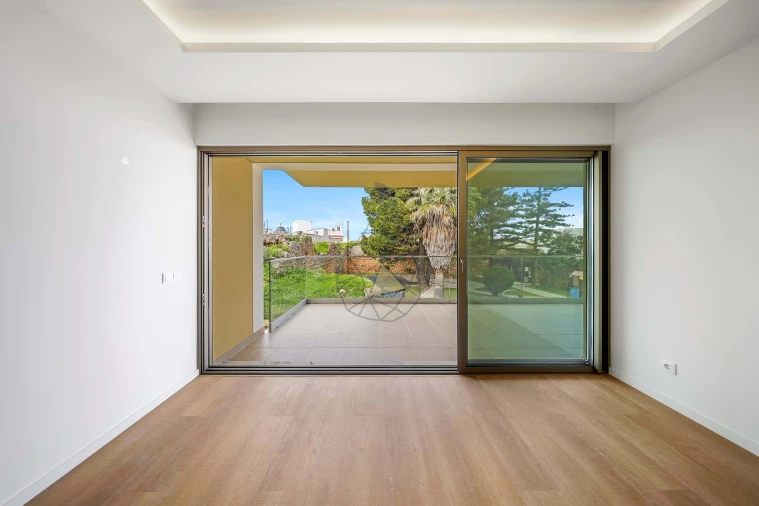 Apartamento T2 para Venda em Alvor Foto 2