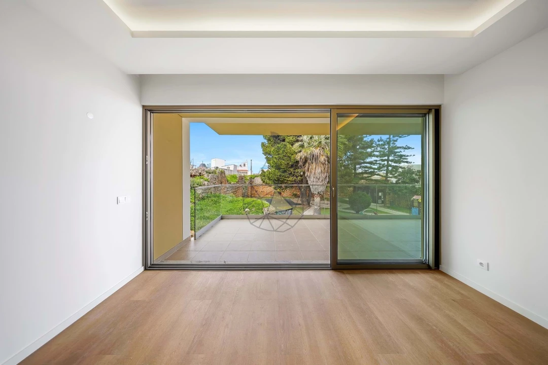 Apartamento T2 para Venda em Alvor Foto 2