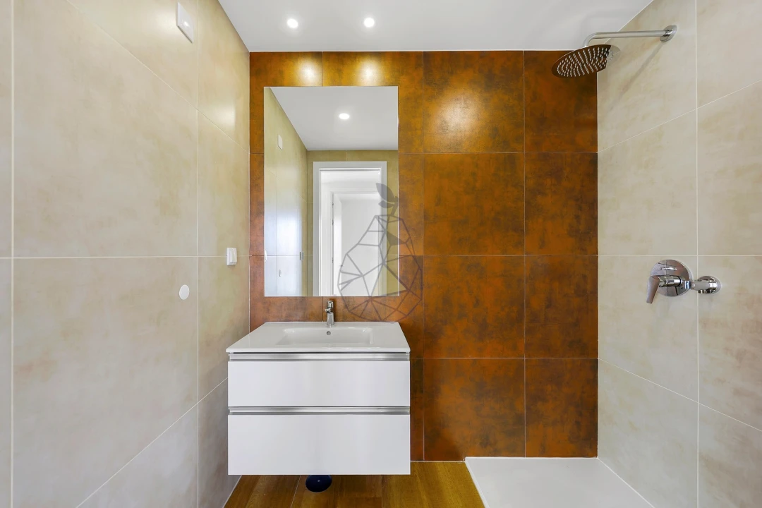 Apartamento T2 para Venda em Alvor Foto 6