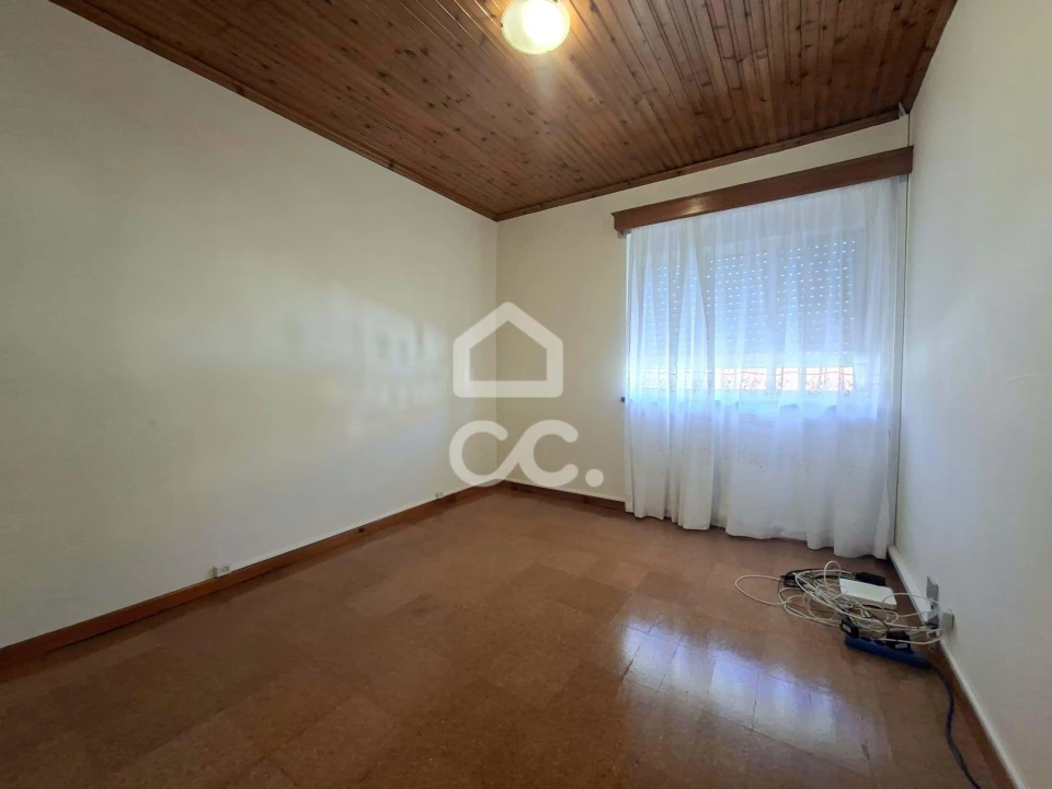 Moradia T5 para Venda em Angra (São Pedro) Foto 11