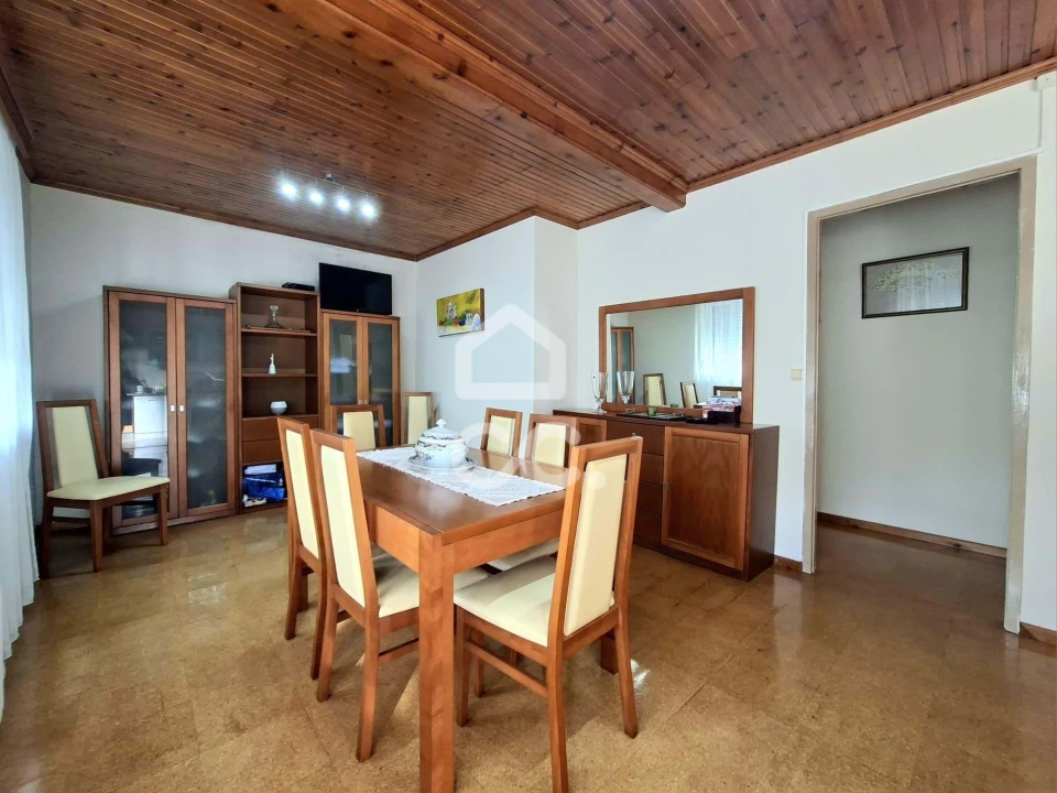 Moradia T5 para Venda em Angra (São Pedro) Foto 5