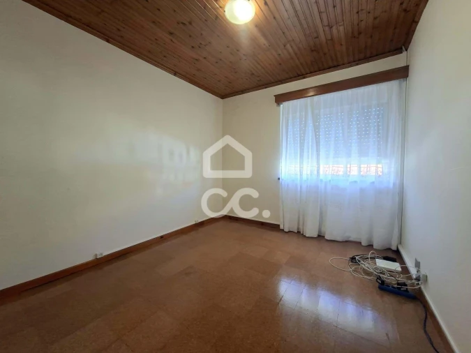 Moradia T5 para Venda em Angra (São Pedro) Foto 11