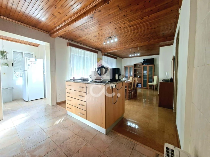 Moradia T5 para Venda em Angra (São Pedro) Foto 3