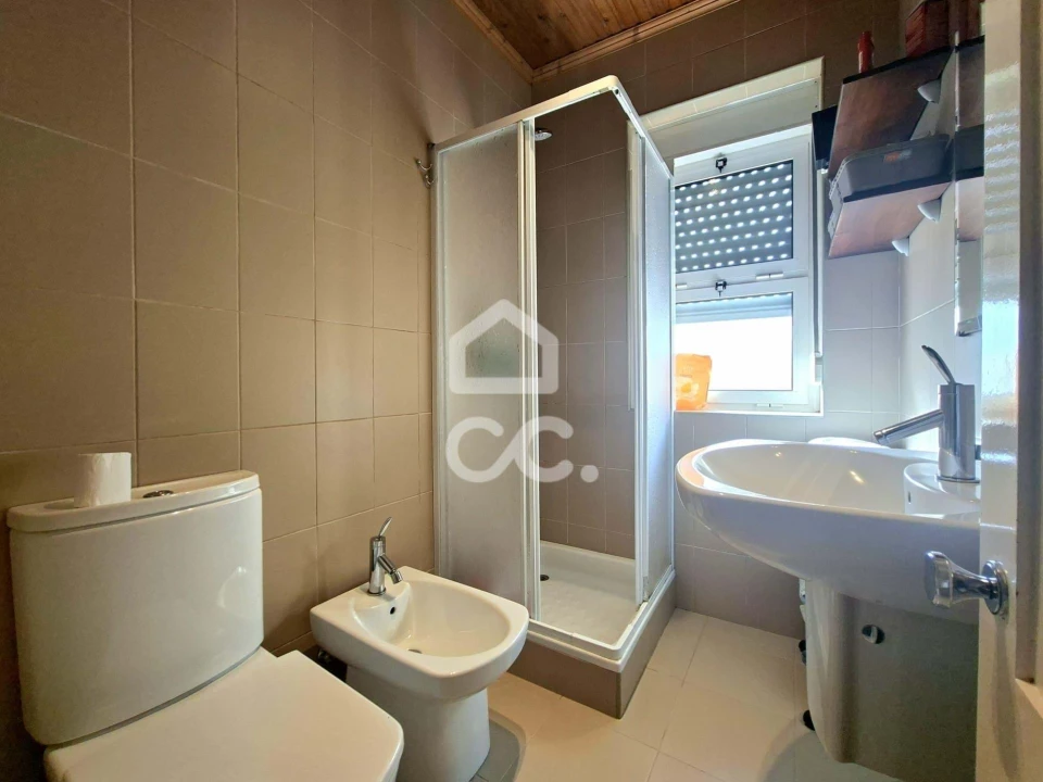 Moradia T5 para Venda em Angra (São Pedro) Foto 10