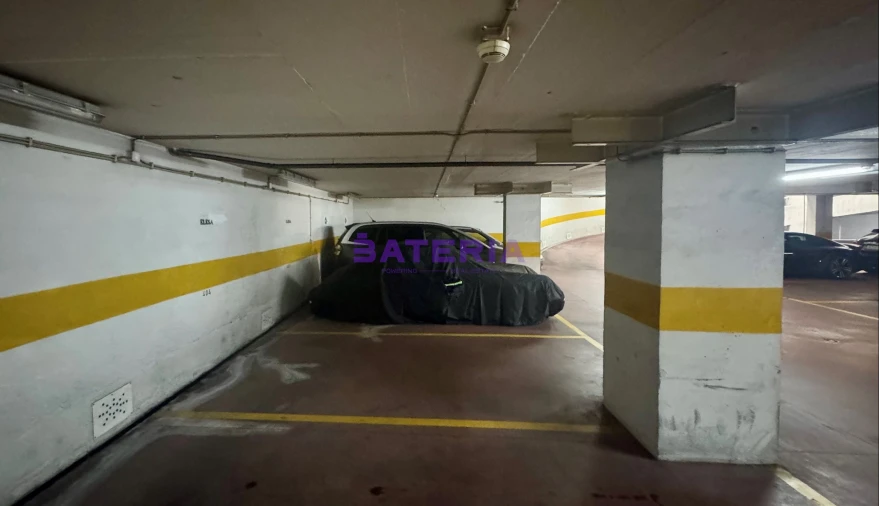 Garagem para Venda em Algés, Linda-A-Velha e Cruz Quebrada-Dafundo Foto 2