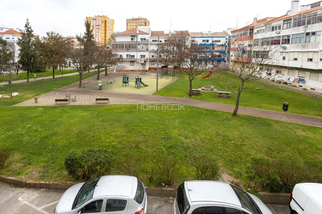 Apartamento T2 para Venda em Amora Foto 15