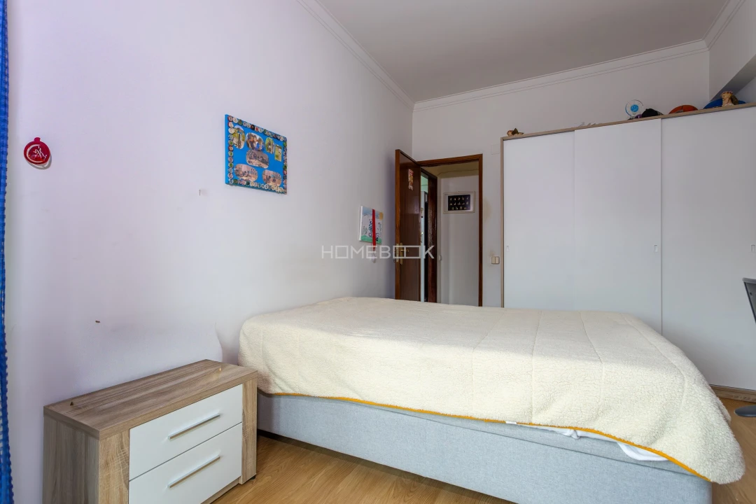 Apartamento T2 para Venda em Amora Foto 11