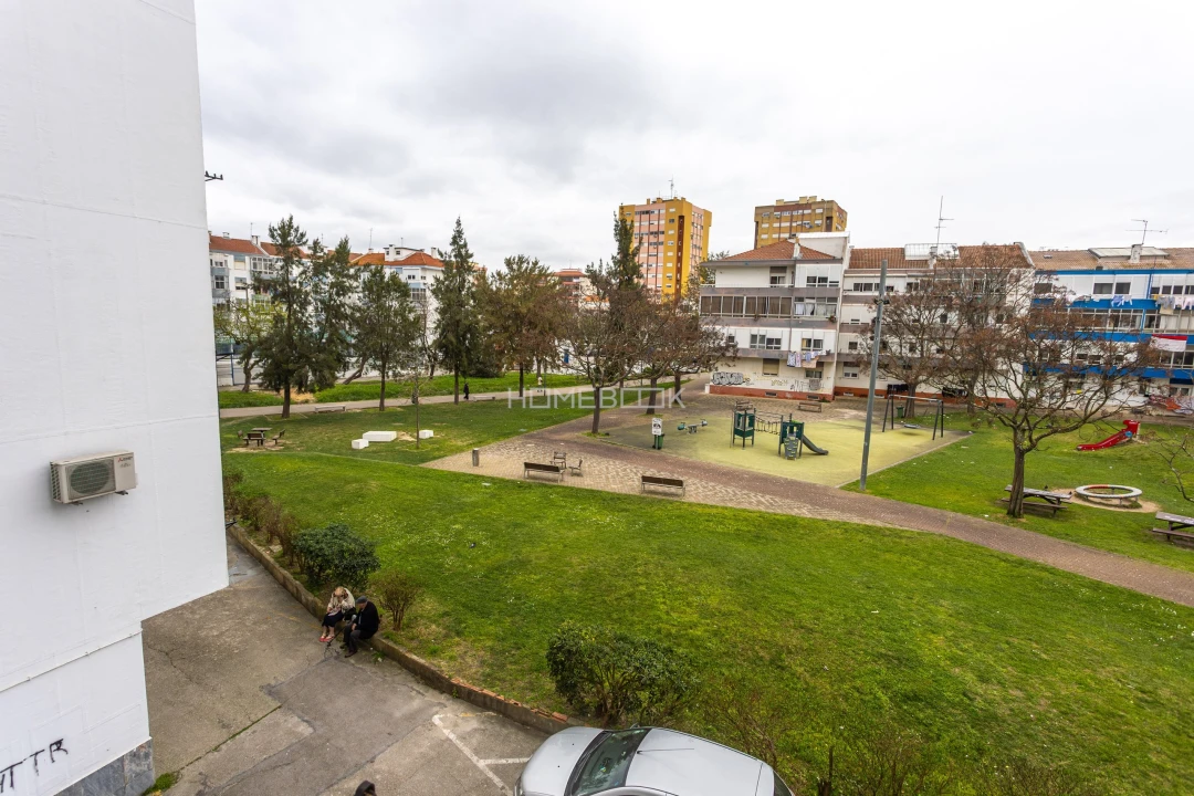 Apartamento T2 para Venda em Amora Foto 16