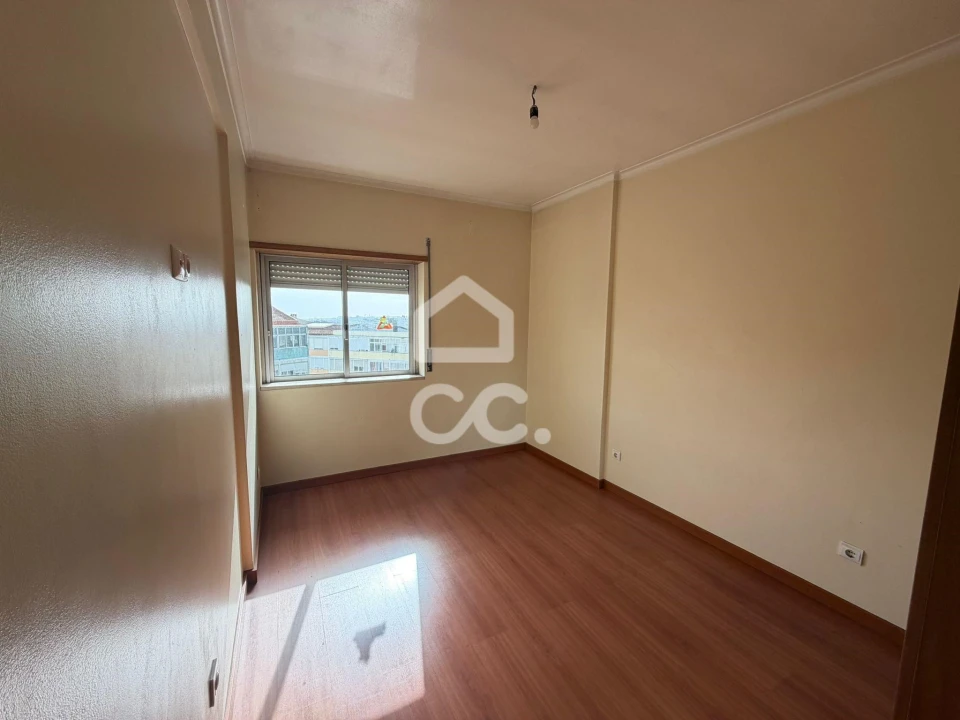 Apartamento T2 para Venda em Agualva e Mira-Sintra Foto 19