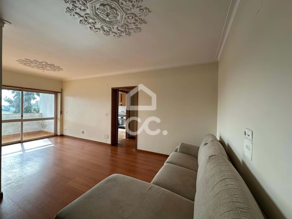 Apartamento T2 para Venda em Agualva e Mira-Sintra Foto 8