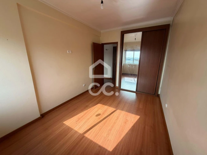 Apartamento T2 para Venda em Agualva e Mira-Sintra Foto 12