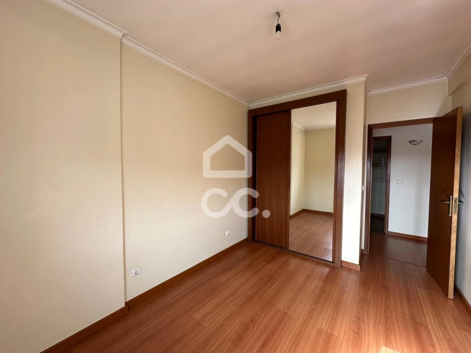 Apartamento T2 para Venda em Agualva e Mira-Sintra Foto 18