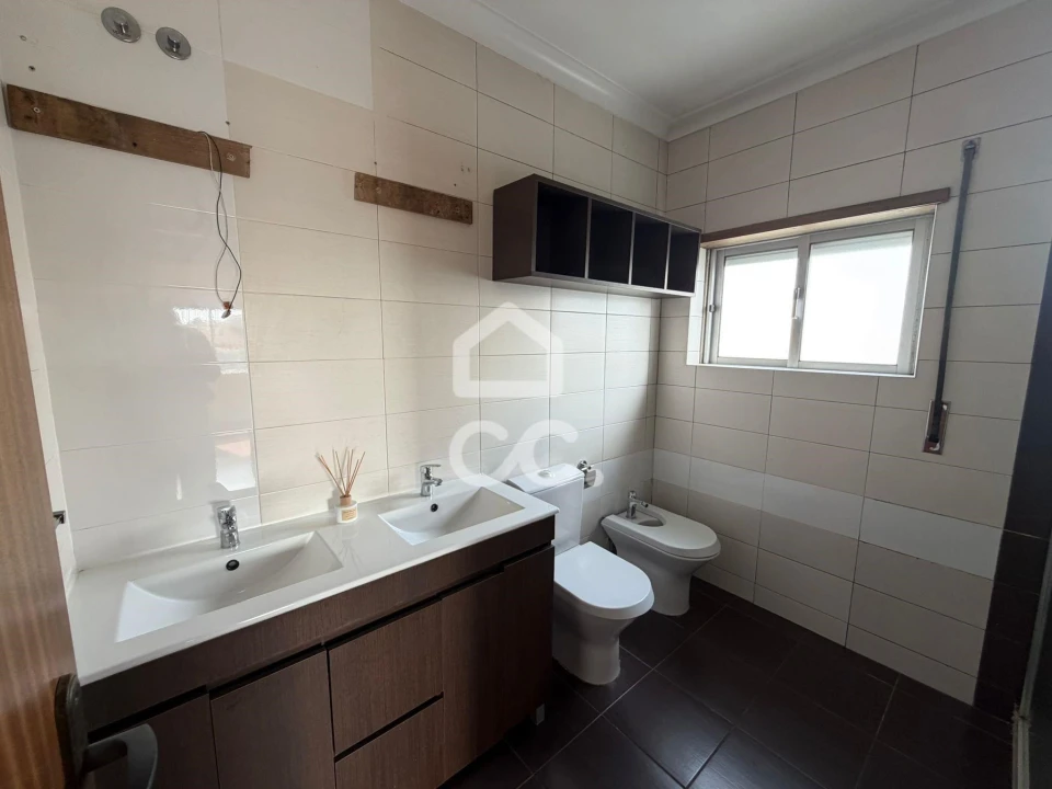 Apartamento T2 para Venda em Agualva e Mira-Sintra Foto 15