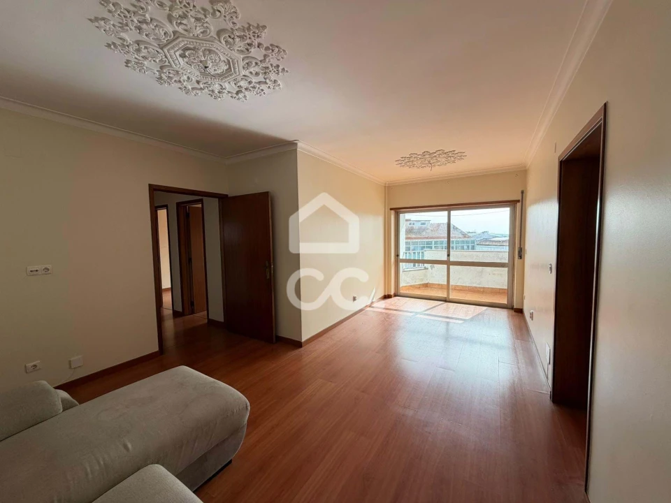Apartamento T2 para Venda em Agualva e Mira-Sintra Foto 7