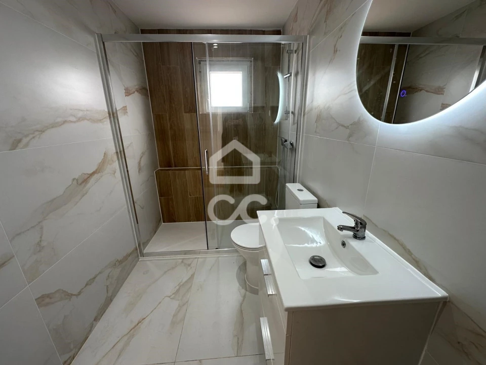 Apartamento T2 para Venda em Camarate, Unhos e Apelação Foto 9