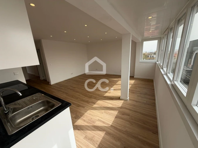 Apartamento T2 para Venda em Camarate, Unhos e Apelação Foto 5