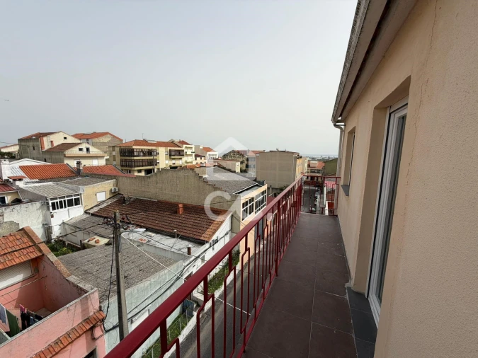 Apartamento T2 para Venda em Camarate, Unhos e Apelação Foto 18