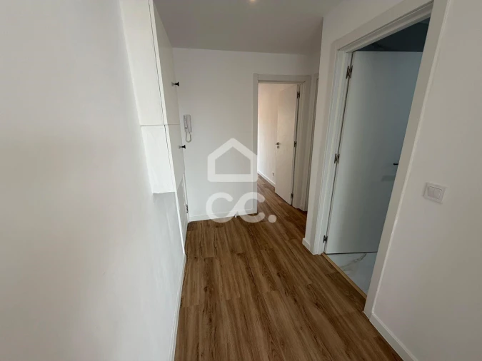 Apartamento T2 para Venda em Camarate, Unhos e Apelação Foto 11