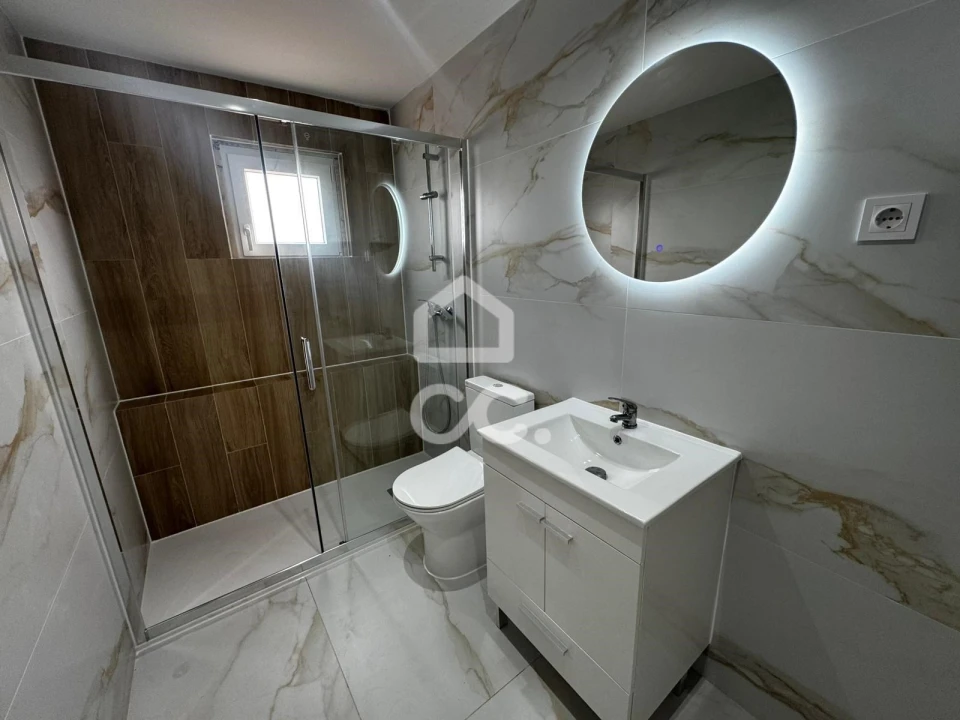 Apartamento T2 para Venda em Camarate, Unhos e Apelação Foto 8