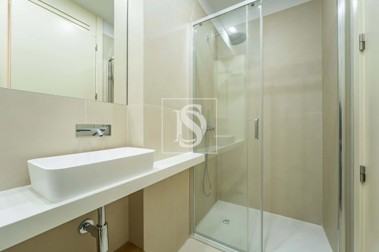 Apartamento T1 para Venda em Cedofeita, Santo Ildefonso, Sé, Miragaia, São Nicolau e Vitória Foto 16