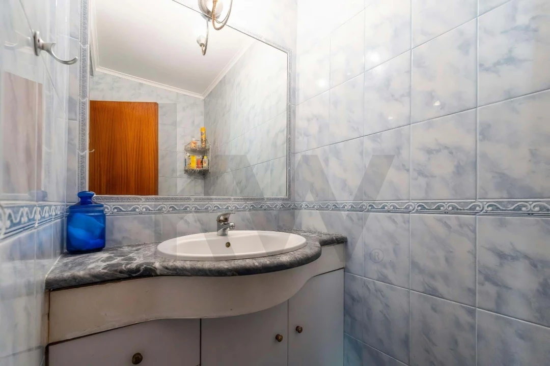 Apartamento T2 para Venda em Olhão Foto 16