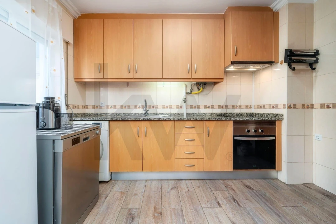 Apartamento T2 para Venda em Olhão Foto 3