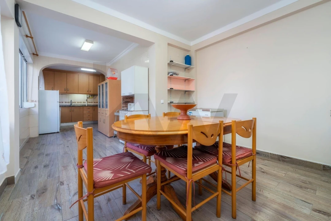 Apartamento T2 para Venda em Olhão Foto 5