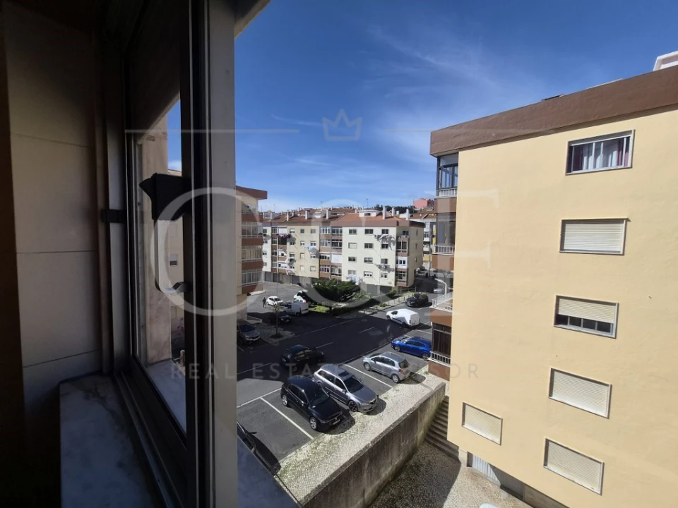 Apartamento T2 para Venda em Rio de Mouro Foto 4