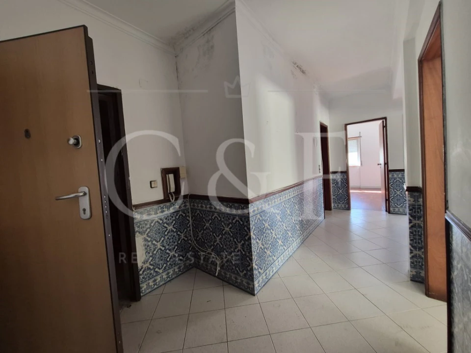 Apartamento T2 para Venda em Rio de Mouro Foto 7