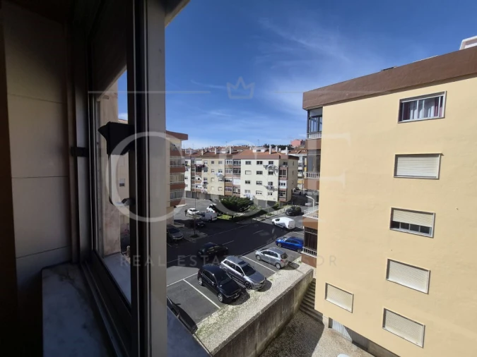 Apartamento T2 para Venda em Rio de Mouro Foto 4