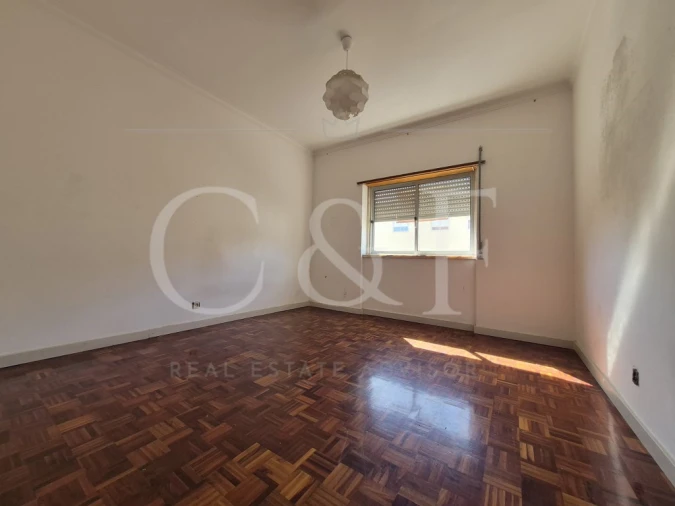 Apartamento T2 para Venda em Rio de Mouro Foto 11