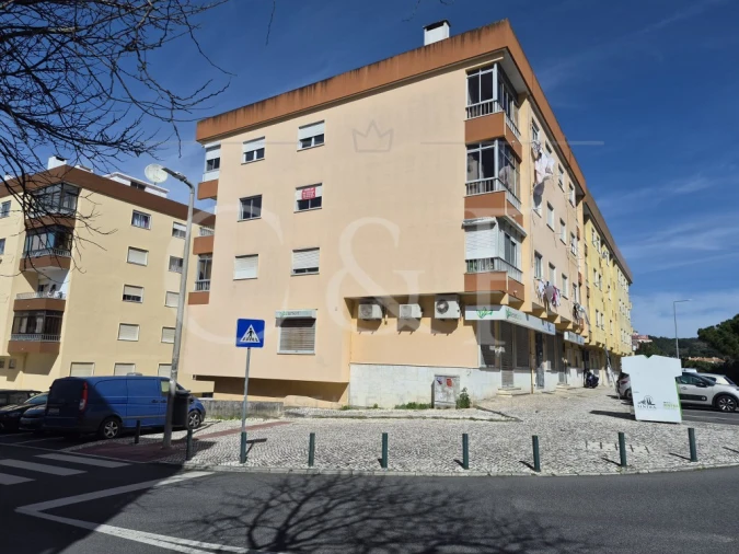 Apartamento T2 para Venda em Rio de Mouro Foto 16