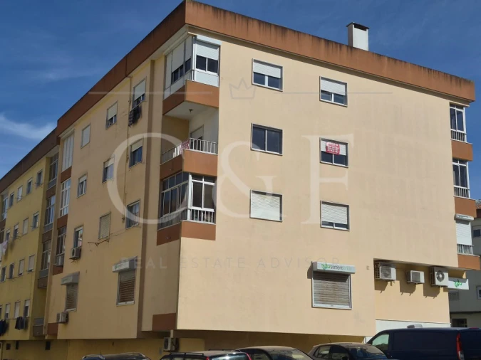 Apartamento T2 para Venda em Rio de Mouro Foto 17