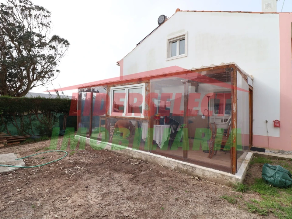 Moradia T1 para Venda em Encarnação Foto 19