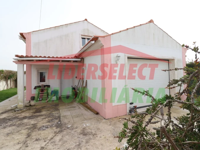 Moradia T1 para Venda em Encarnação Foto 2