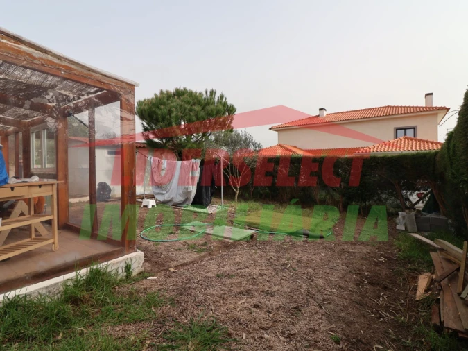 Moradia T1 para Venda em Encarnação Foto 20